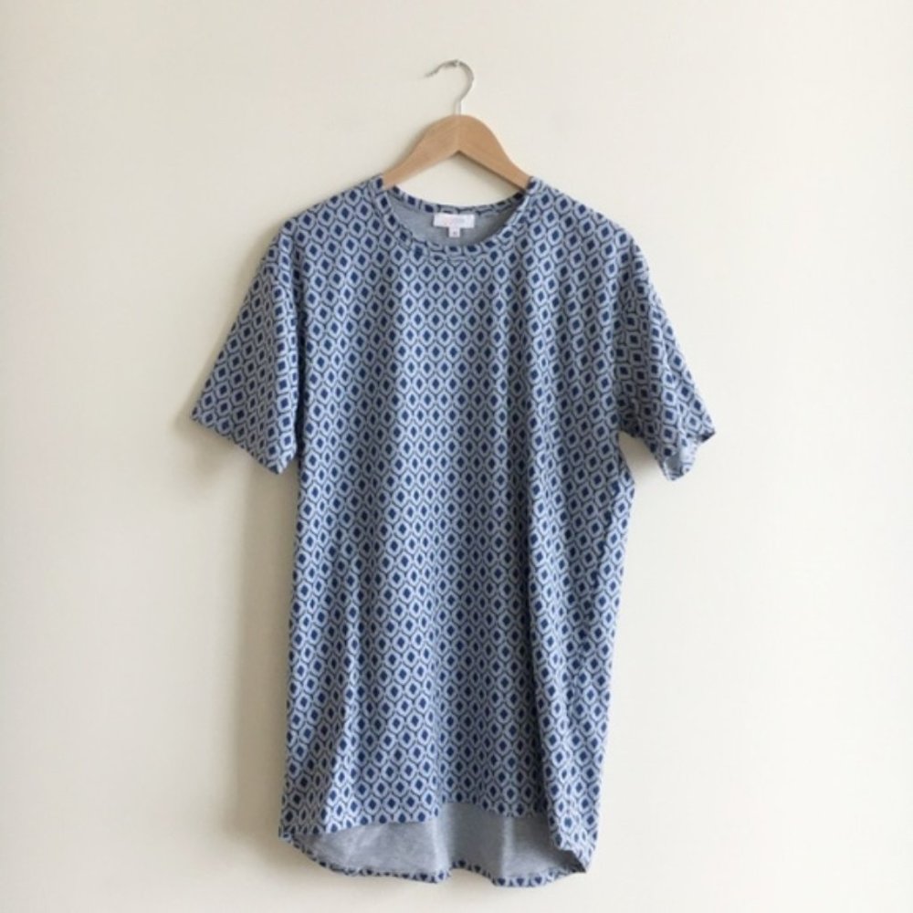 LuLaRoe Blue Grey Print Tee - Picture 1 of 3